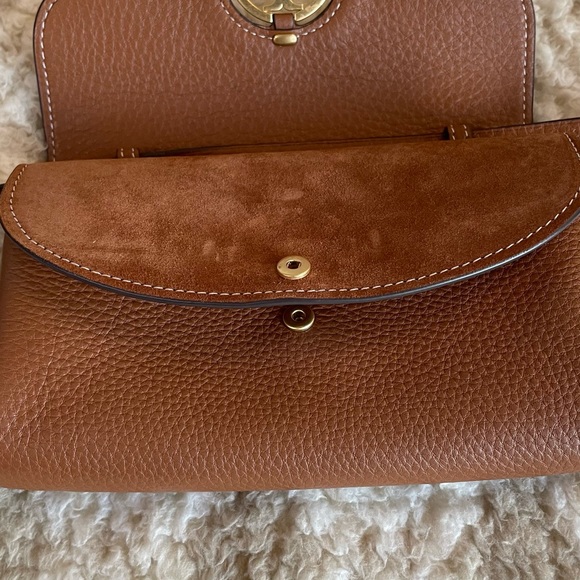 Tory Burch : The Miller Crossbody, Natural-grain leather. - Picture 7 of 15